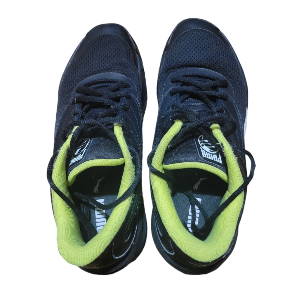Black‎ Puma